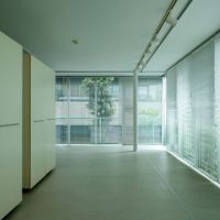 大田区北千束の賃貸物件/窓にはブラインドが設置済みなのでご安心を