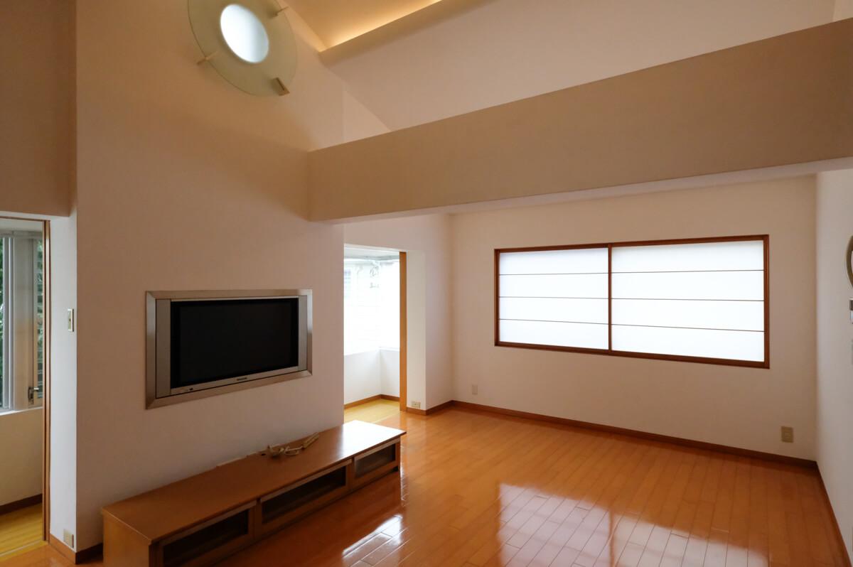 世田谷区砧の賃貸物件/2階：開放的なリビング