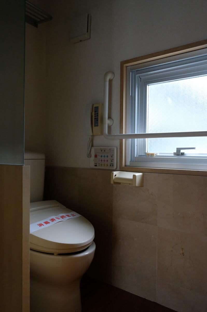 世田谷区砧の賃貸物件/2階：寝室近くのトイレ