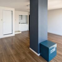足立区柳原の賃貸物件/柱の足元には、避難はしごが。（撤去不可）