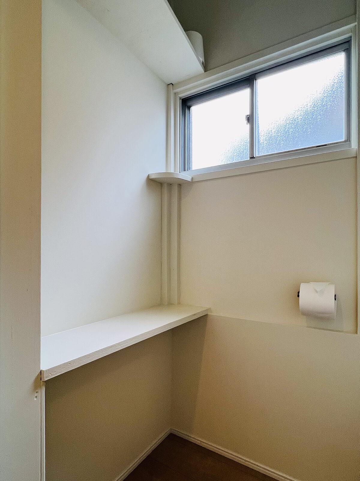 世田谷区給田の賃貸物件/トイレにはお気に入りを飾れるスペースもあります