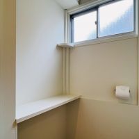 世田谷区給田の賃貸物件/トイレにはお気に入りを飾れるスペースもあります