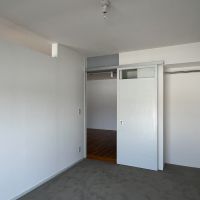 神奈川県横浜市旭区東希望ヶ丘の売買物件/引き戸の上部が光が入るように開口を入れています