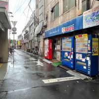 中野区中央の賃貸物件/新中野駅の出入口から徒歩1分。出入口からすでに建物が見えています