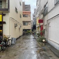 中野区中央の賃貸物件/その建物の奥。道を入っていった一番奥です