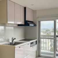 世田谷区成城の賃貸物件/キッチン。景色を楽しみながら料理できます