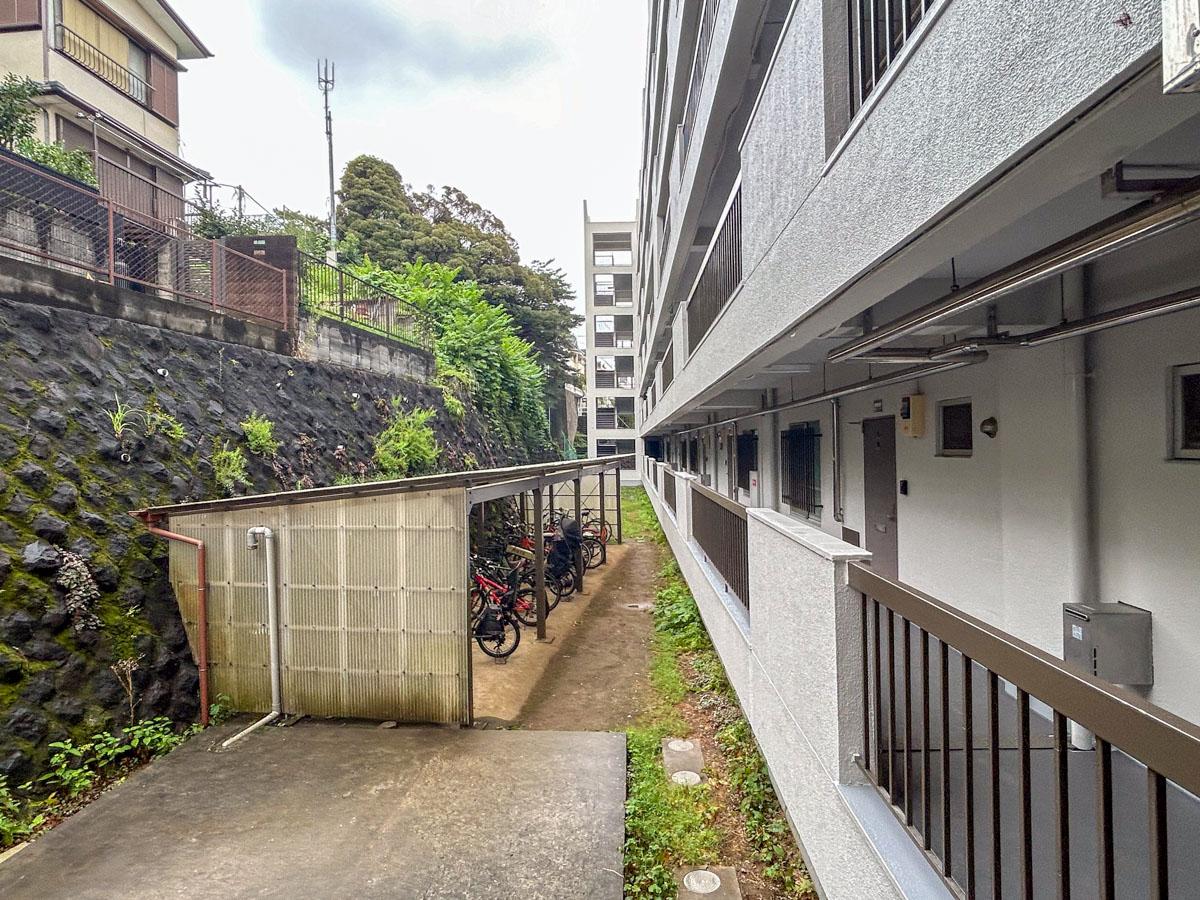 世田谷区成城の賃貸物件/自転車置き場