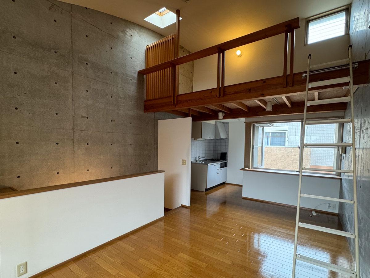 小平市花小金井の賃貸物件/天井が高いリビング