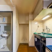 新宿区西早稲田の賃貸物件/キッチンは新しいものと入れ替えている途中