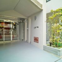 渋谷区渋谷の賃貸物件/エントランス。植栽もいい雰囲気です