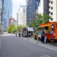 渋谷区渋谷の賃貸物件/渋谷リバーストリートはこんな感じで平日昼間にキッチンカーが並んでいます