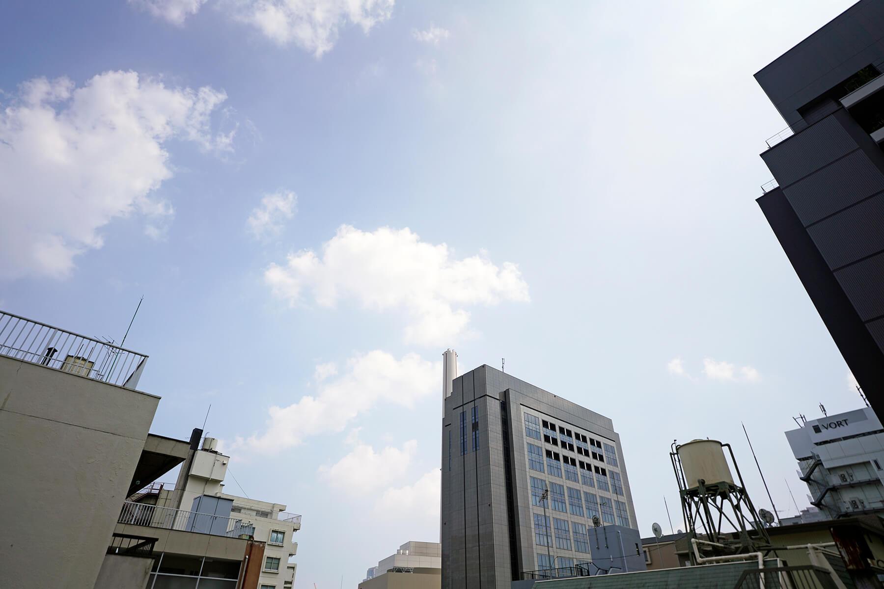 渋谷区渋谷の賃貸物件/屋上なので、空が広くて気持ちいいです