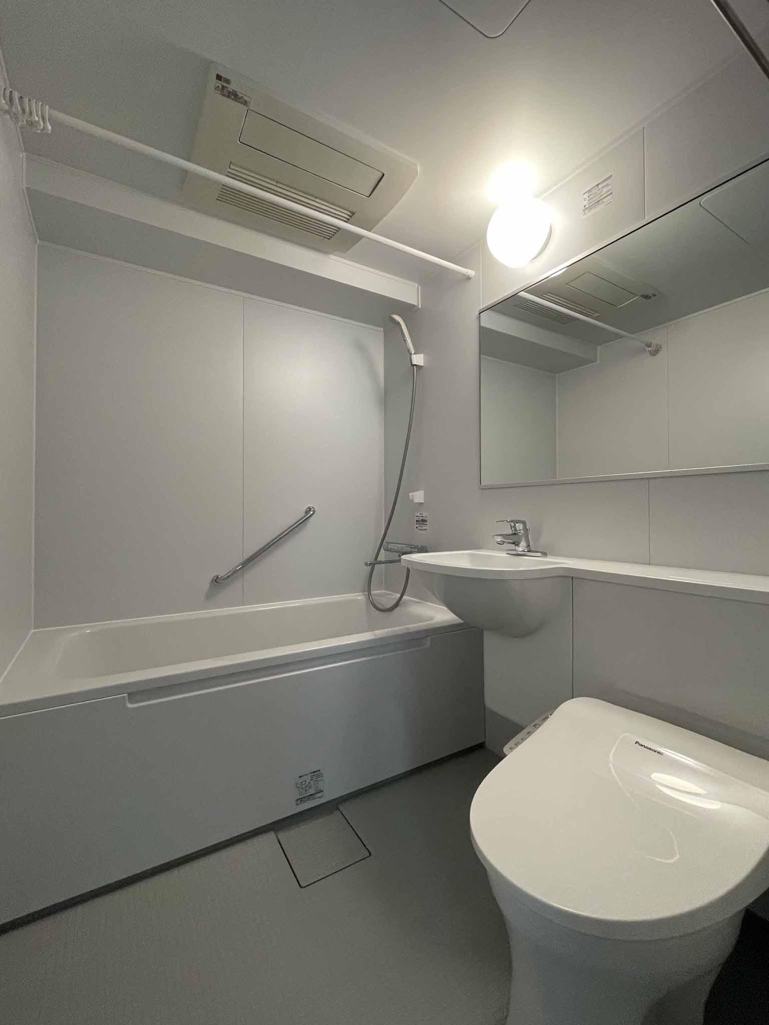 三鷹市井の頭の賃貸物件/浴室とトイレは今回の募集に際し新調されました