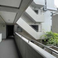 三鷹市井の頭の賃貸物件/玄関外、共用部