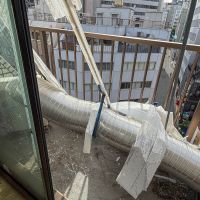 新宿区新宿の賃貸物件/バルコニー。排気ダクトなどは撤去の予定