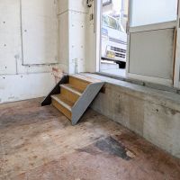 品川区平塚の賃貸物件/入口には小さな階段。