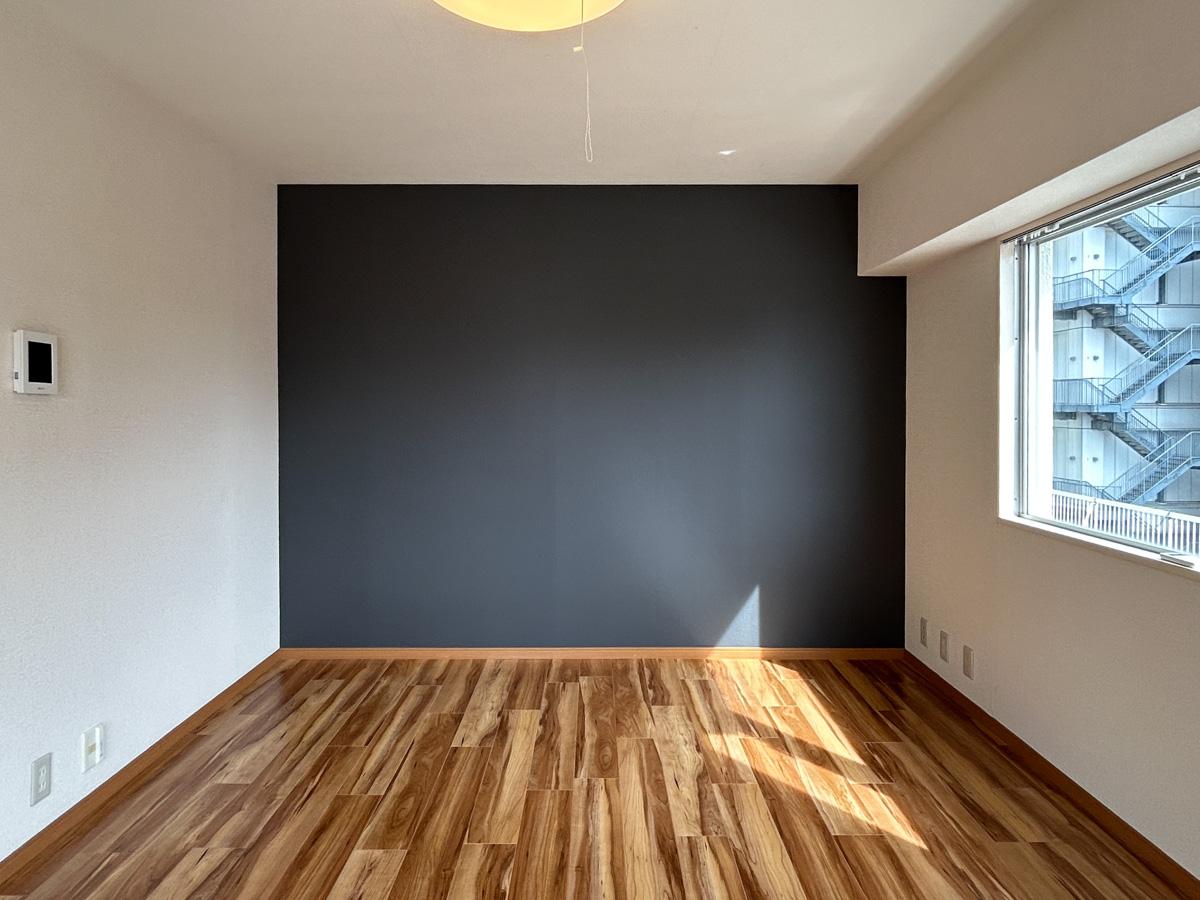 渋谷区円山町の賃貸物件/リビング別角度から。約7畳ほどのワンルームです。