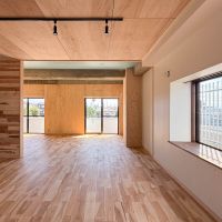 新座市新堀の賃貸物件/左側に壁があることで奥行きを感じる空間。家具も置きやすく絵になる