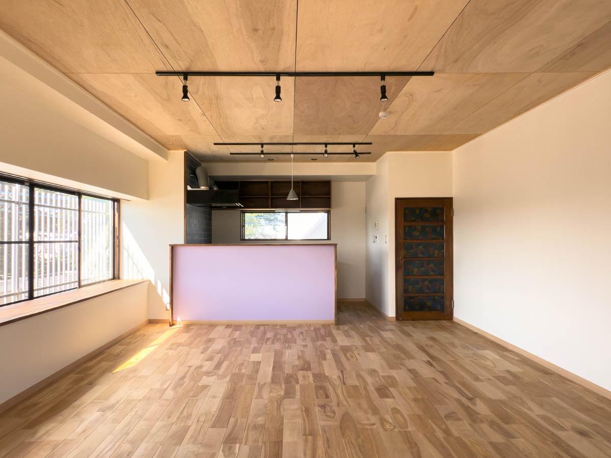 新座市新堀の賃貸物件/部屋を見渡すことができる場所に操縦室のようなキッチンがドンと構える