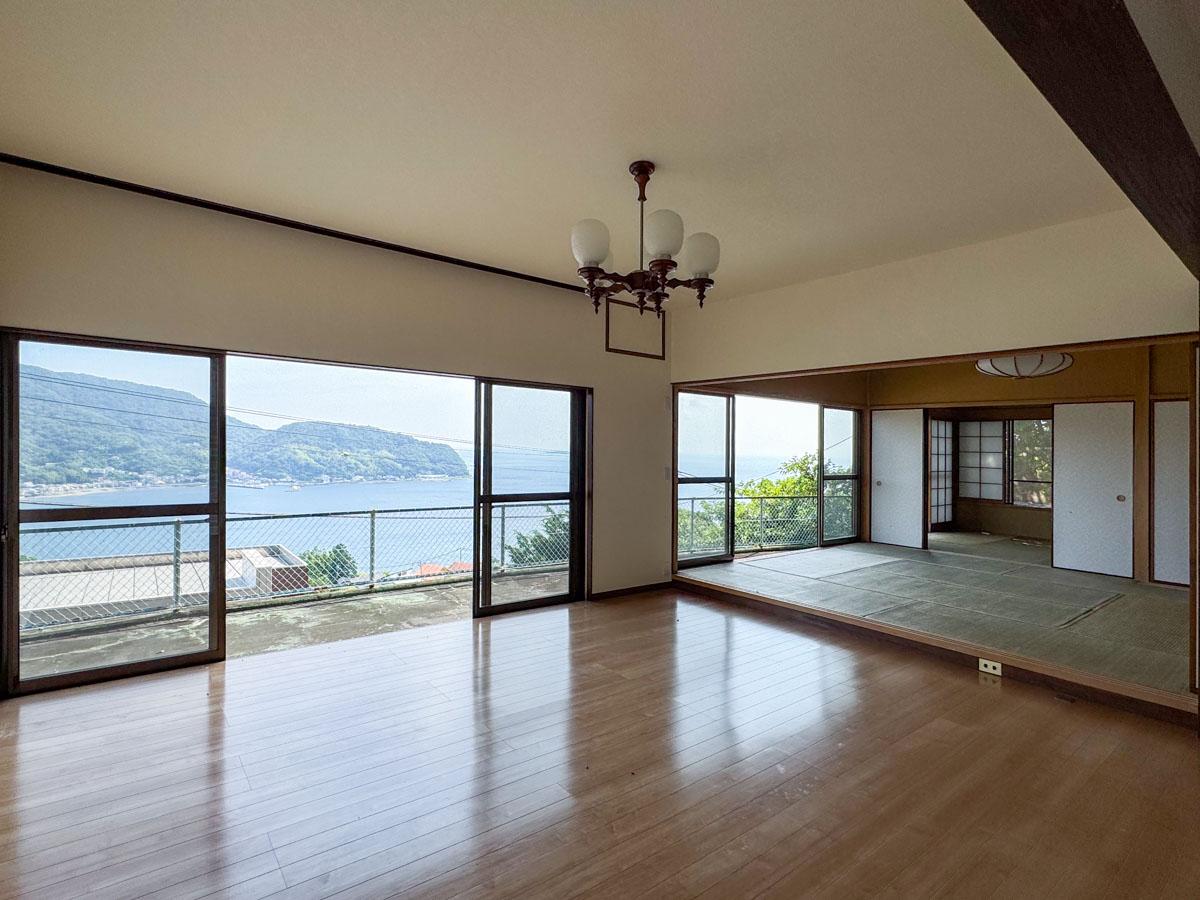 静岡県伊東市宇佐美の売買物件/室内から伊東の海が一望できる、山の上の平屋
