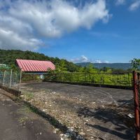 静岡県伊東市宇佐美の売買物件/物件から歩いて3分ほどの駐車場。車はサイズによりますが2〜3台は停められそう