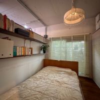 世田谷区上用賀の売買物件/リビング横の洋室。現在は寝室として使われています