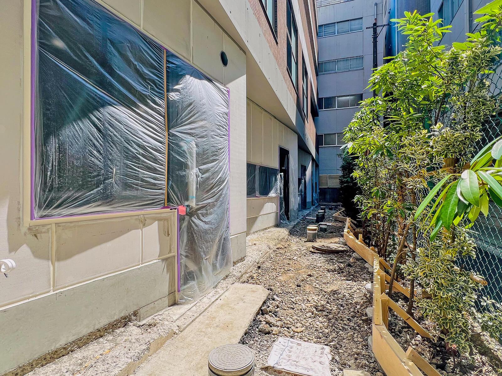渋谷区渋谷の賃貸物件/各区画へ続く路地の現状。奥にどんなお店があるのだろう？と思う小径のようですね
