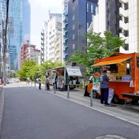 渋谷区渋谷の賃貸物件/渋谷リバーストリートはこんな感じで平日昼間にキッチンカーが並んでいます