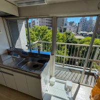 新宿区四谷の賃貸物件/キッチンに立てばこの気持ち良い眺望
