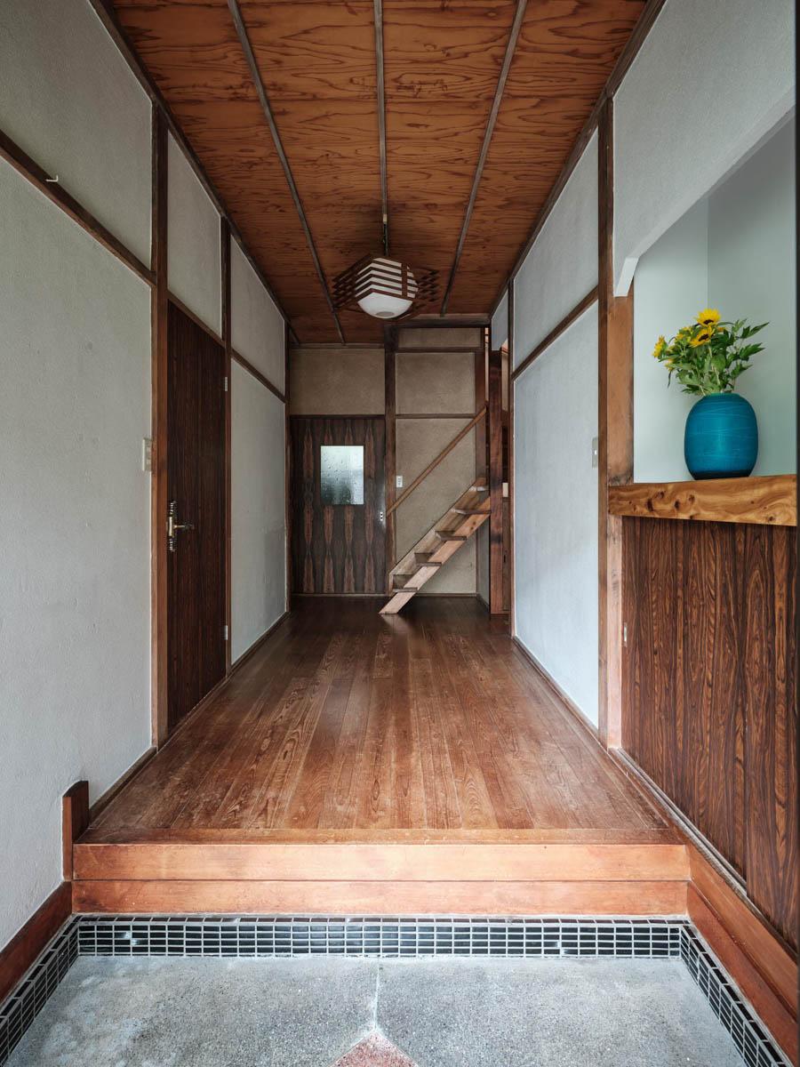 板橋区南町の賃貸物件/玄関入った廊下も幅広で豊かさを感じます