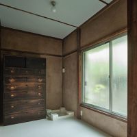 板橋区南町の賃貸物件/その奥にランドリールーム。古い箪笥はそのままお使いいただけたら