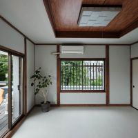 板橋区南町の賃貸物件/洋室の脇の窓からは緑がたっぷり