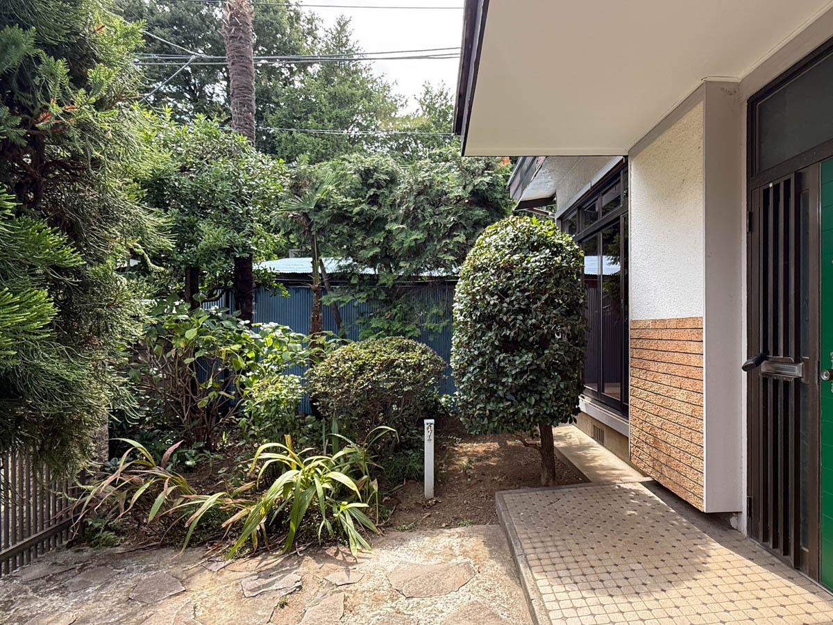 板橋区南町の賃貸物件/応接間側のお庭