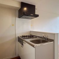 世田谷区奥沢の賃貸物件/キッチン。後ろに冷蔵庫置き場
