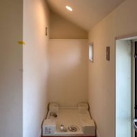 世田谷区奥沢の賃貸物件/トイレ正面に洗濯機置き場