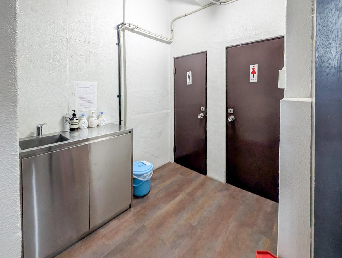中央区日本橋茅場町の賃貸物件/各階に共用トイレがあります