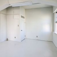 中央区日本橋茅場町の賃貸物件/別アングルから。天高が約3mあるおかげで狭さは気にならないかと思います