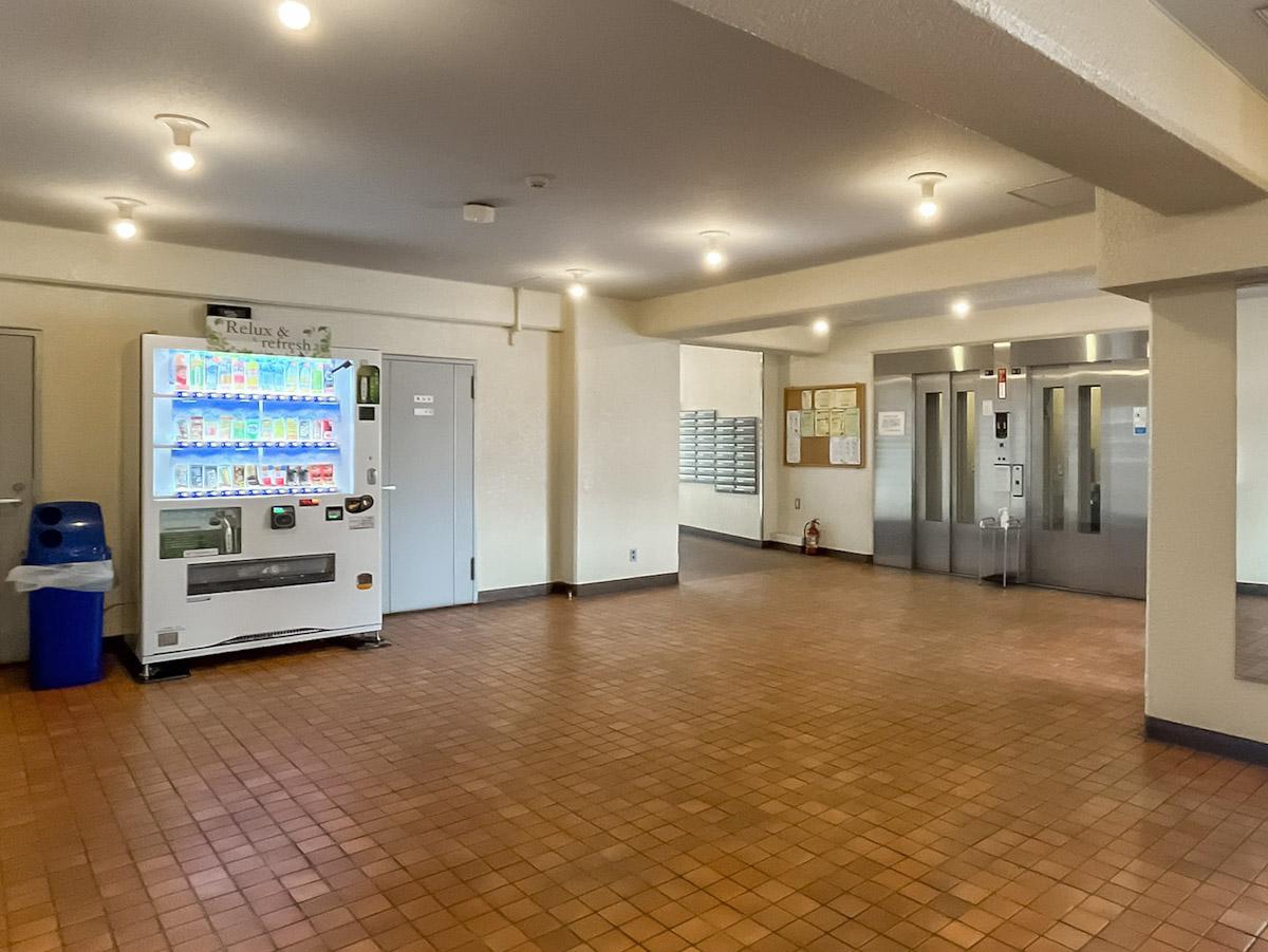 足立区中川の売買物件/共用部エントランス