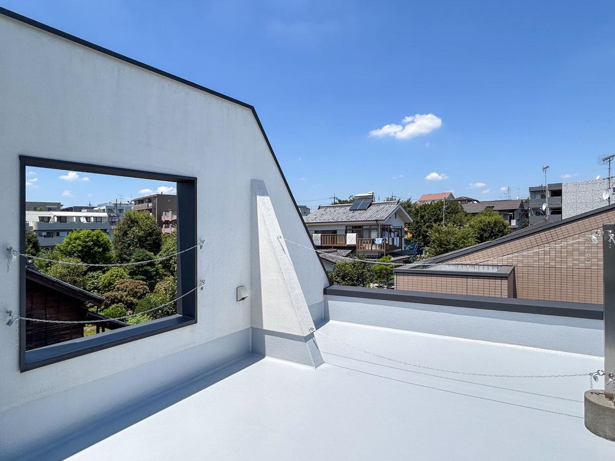 練馬区錦の賃貸物件/ルーフバルコニー。視線を気にせず過ごせる、とっておきの居場所