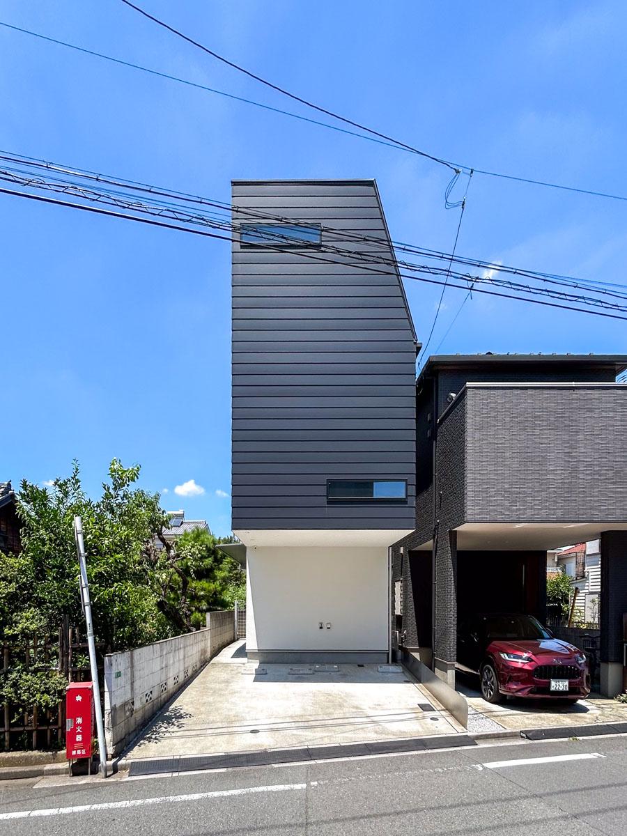 練馬区錦の賃貸物件/細長い敷地に立つ、面長な戸建て