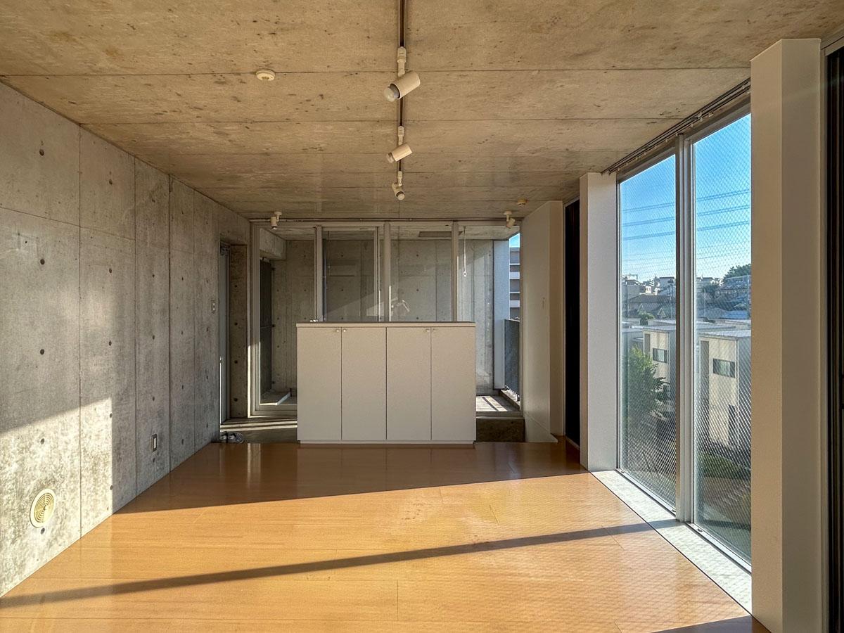 横浜市青葉区荏田北の賃貸物件/たくさん光が入ってくるので、日中は照明いらず