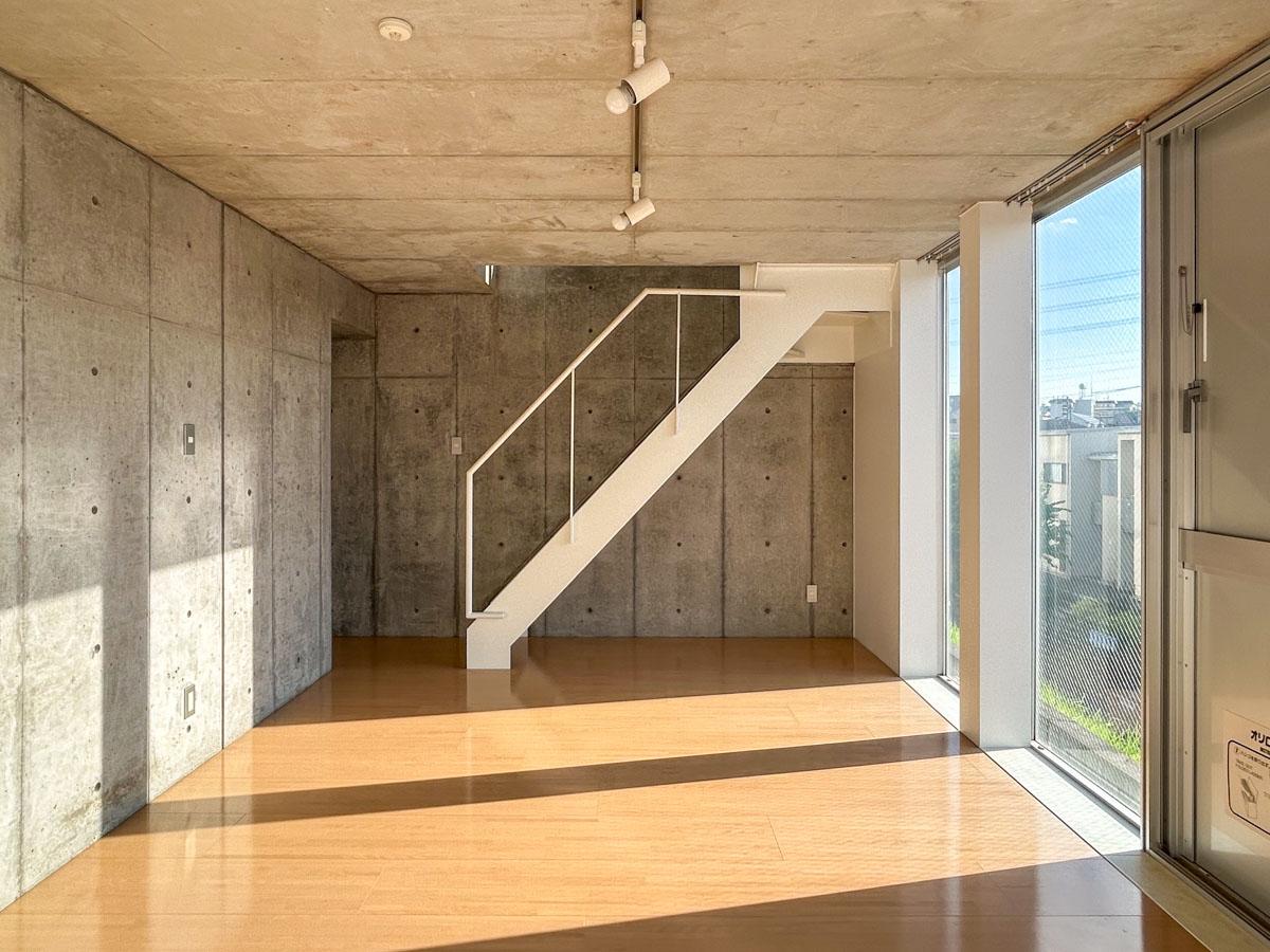 横浜市青葉区荏田北の賃貸物件/3階：階段側に水回りがまとまっています