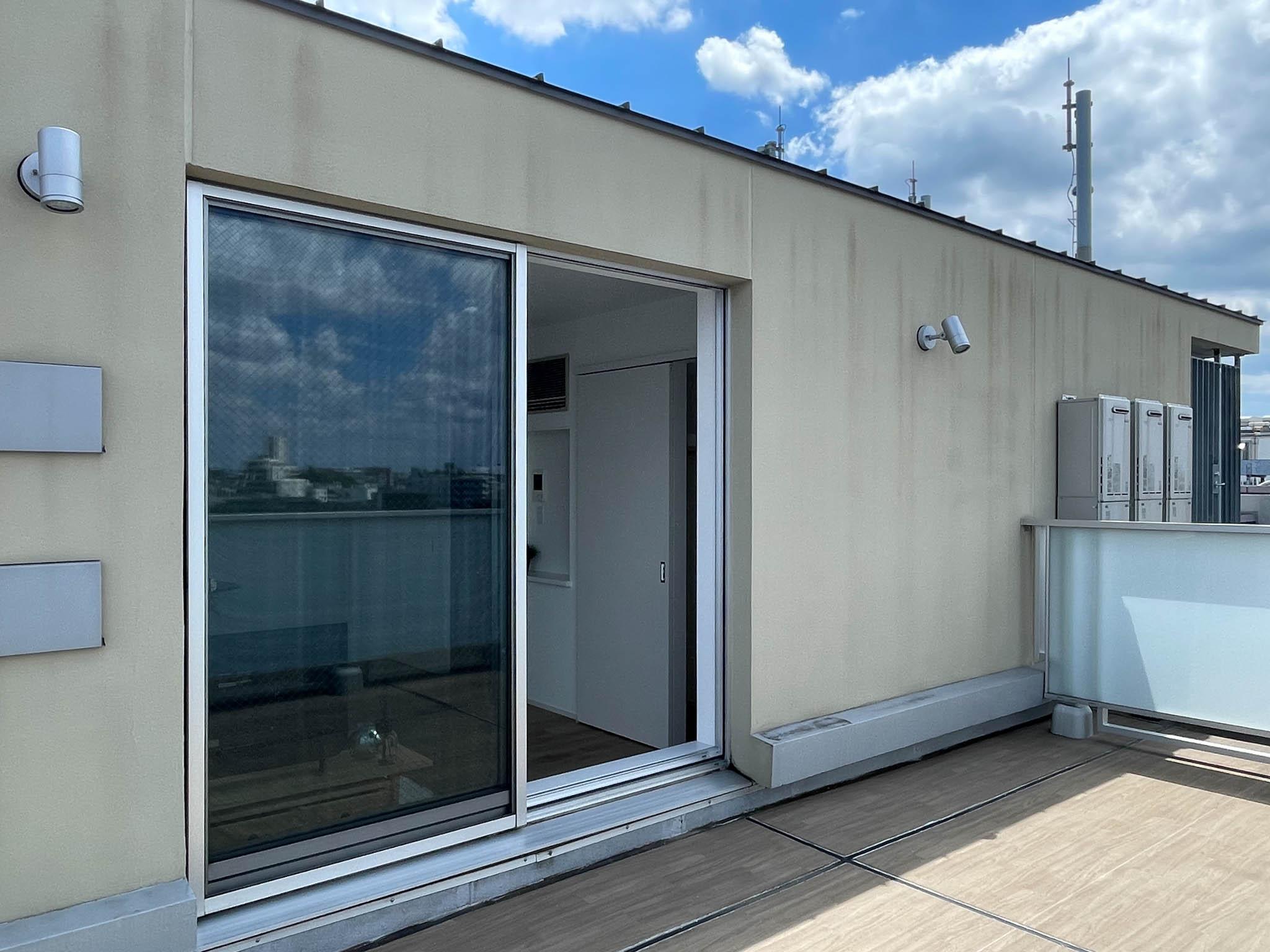大田区南馬込の賃貸物件/部屋は最上階。上階の目線を気にせずにルーフバルコニーで過ごせます