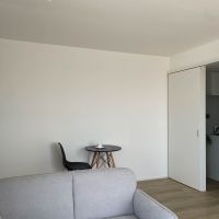 大田区南馬込の賃貸物件/南側の壁にダイニングテーブルを沿わせるイメージ