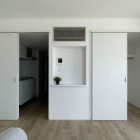 大田区南馬込の賃貸物件/左手はキッチンへ、右手はウォークインクローゼット