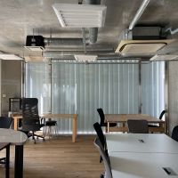 渋谷区代々木の賃貸物件/電動ルーバーを閉めた状態