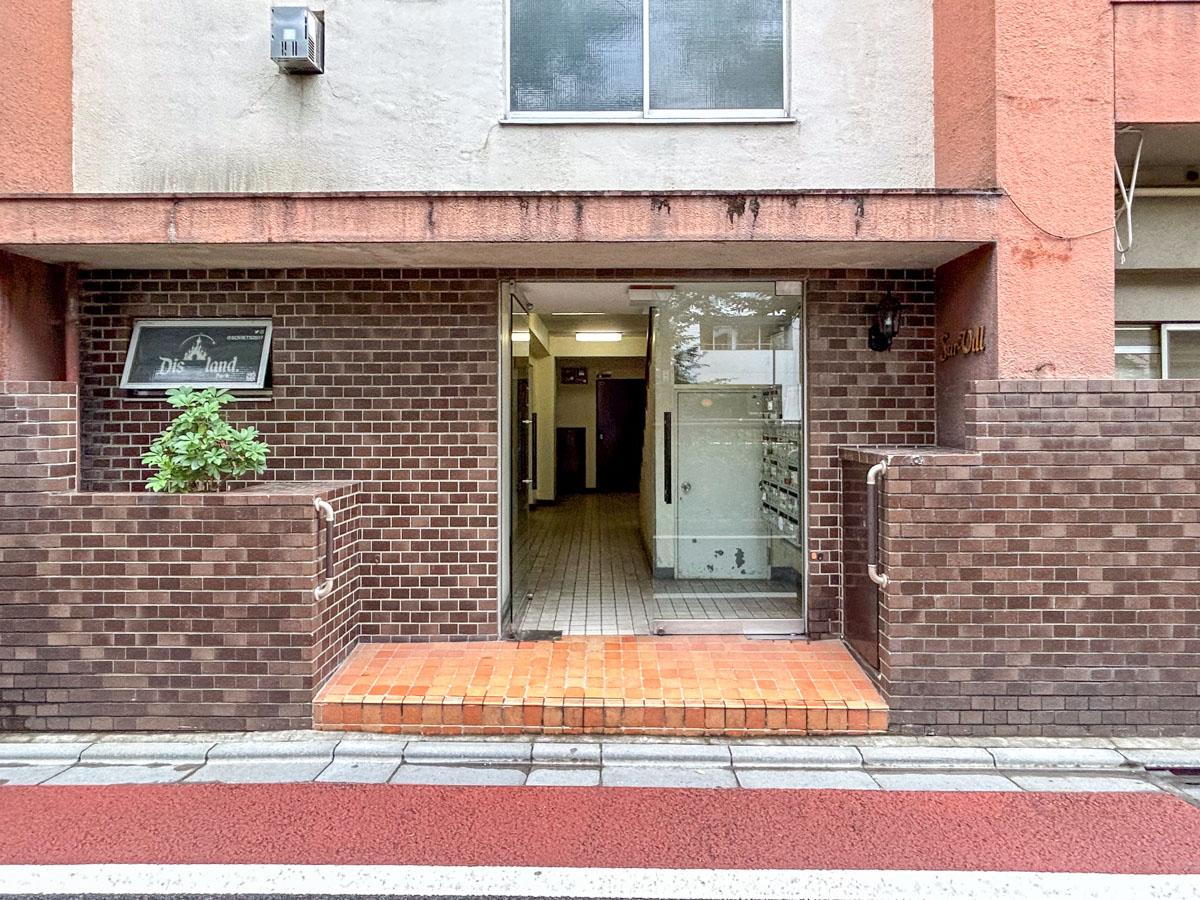目黒区上目黒の賃貸物件/エントランス