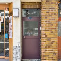 港区西新橋の賃貸物件/出入口。ここから階段で3階まで上がります