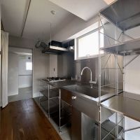 大田区西蒲田の賃貸物件/バス洗面と洗濯機置場はキッチンの奥に集約されています