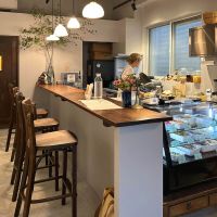 大田区西蒲田の賃貸物件/定食もお酒も楽しめて、デリも買って帰れる頼もしい食堂も